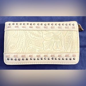 Womens Trinity Ranch tooled leather wallet in Southwest style